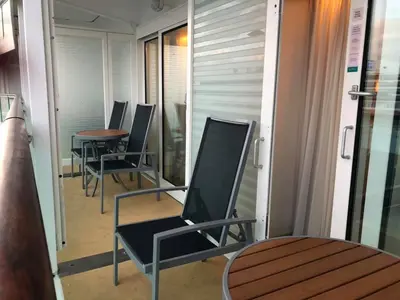 Balcony divider open on Mariner of the Seas