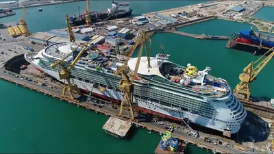 Mariner of the Seas in dry dock for her 2018 amplification