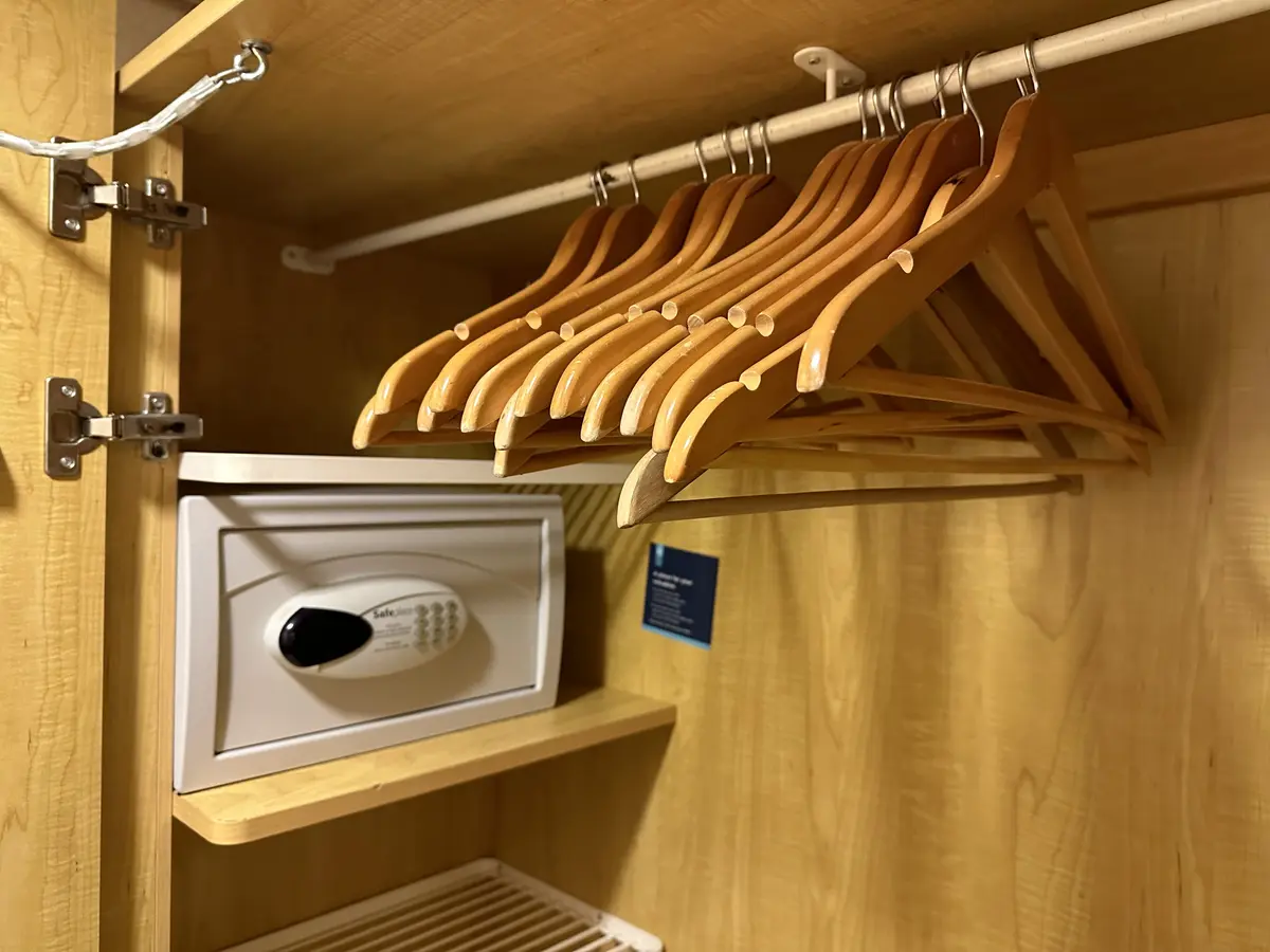 safe-closet-freedom-of-the-seas safe-closet-freedom-of-the-seas