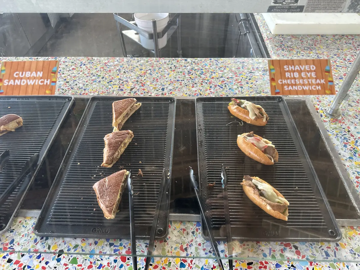 CocoCay-Buffet-13 CocoCay-Buffet-13