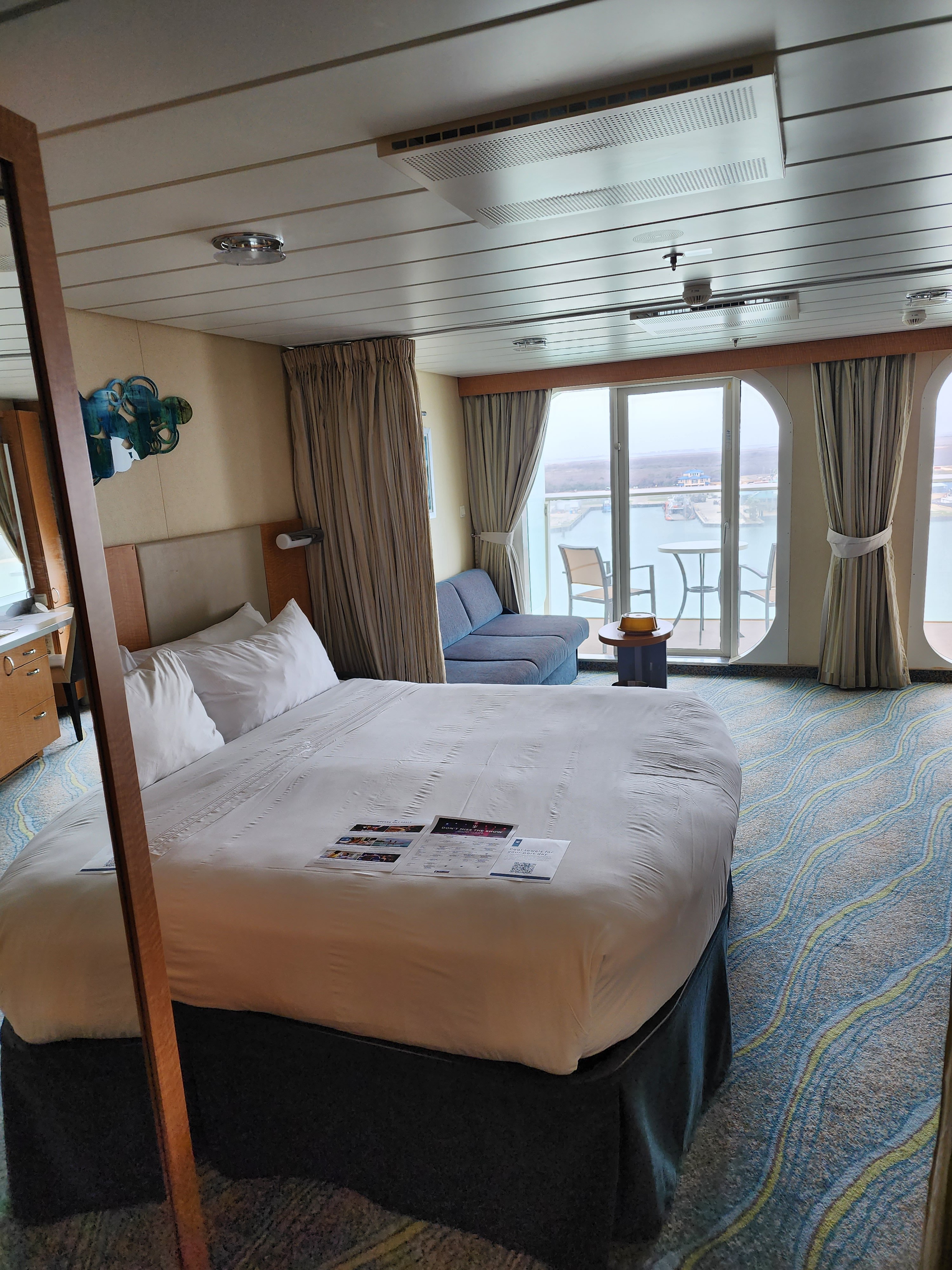 Is it possible for 5 people book a regular stateroom? - Royal Caribbean ...