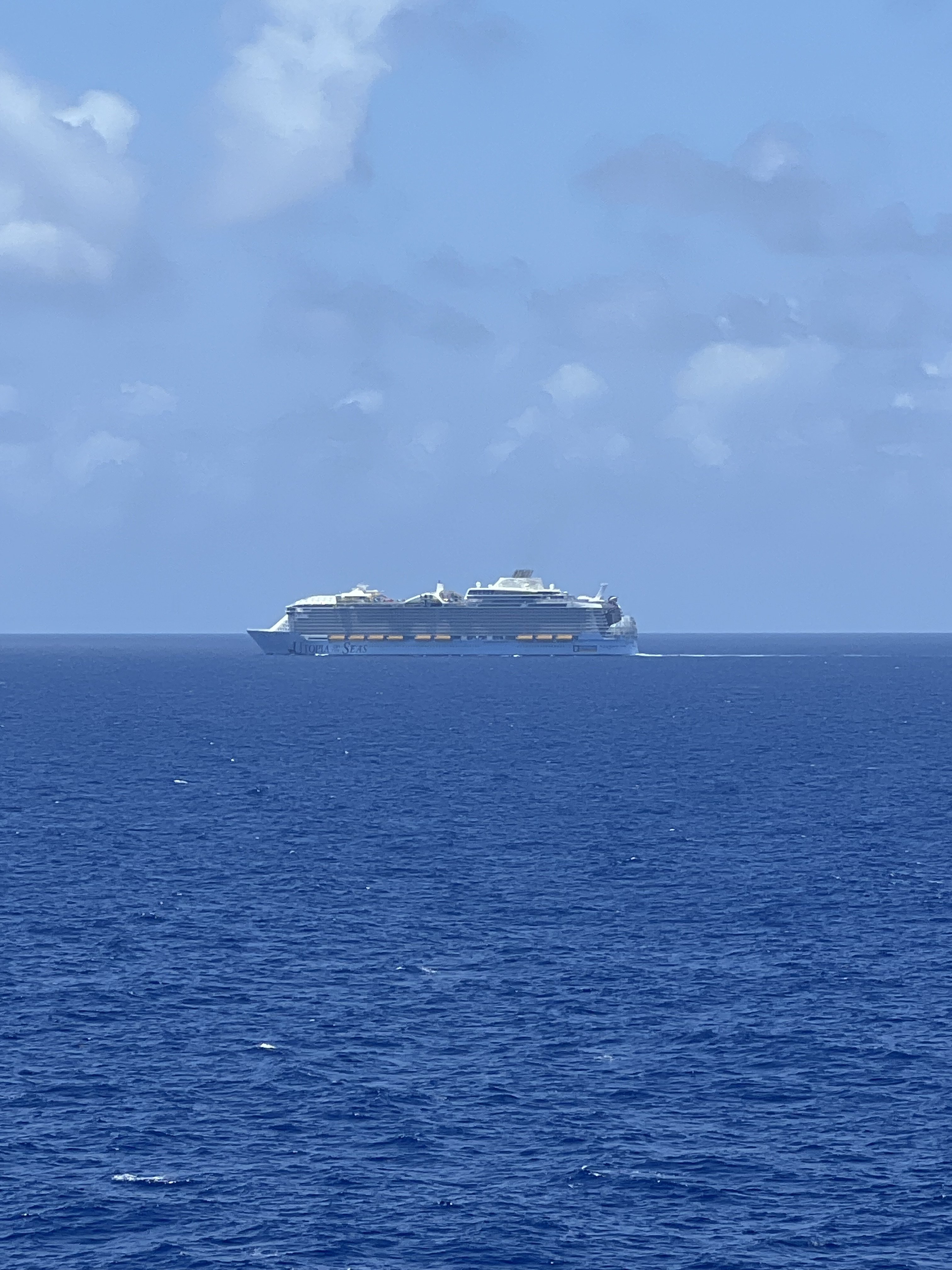 Utopia spotted passing by Wonder this afternoon - Royal Caribbean ...