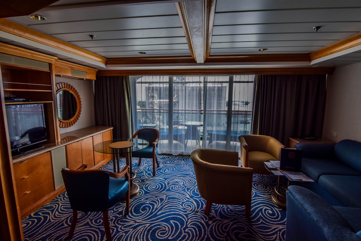 Photo Tour of Owners Suite stateroom on Rhapsody of the ...