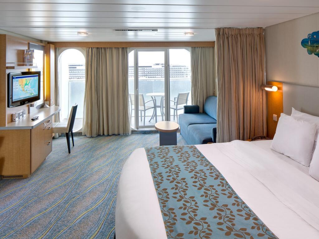 Avoid These Mistakes When Picking A Cruise Ship Cabin Royal Caribbean   RCI AL FamilyOceanView BedroomR 