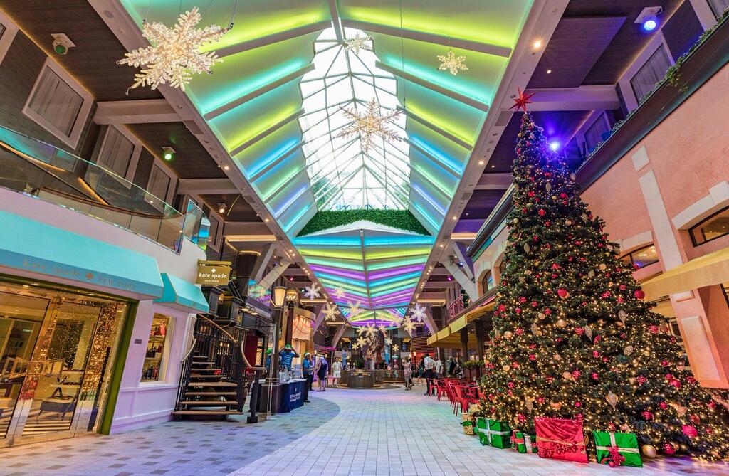 How Royal Caribbean celebrates Christmas and New Years holidays on its