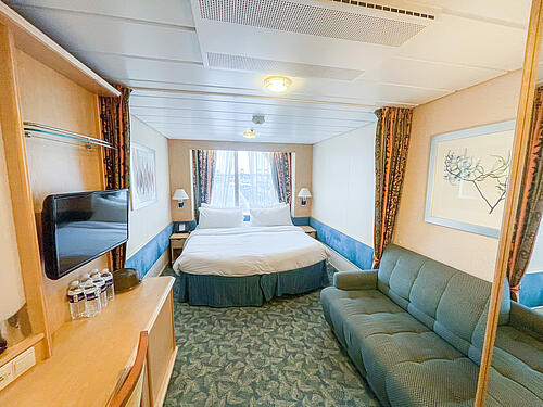 We tried different cruise ship cabins to see how they compared| Royal ...