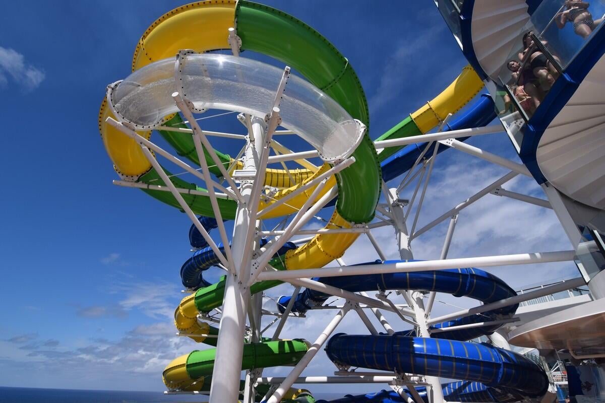 Mariner of the Seas Live Blog - Day 4 - Sea Day | Royal Caribbean Blog