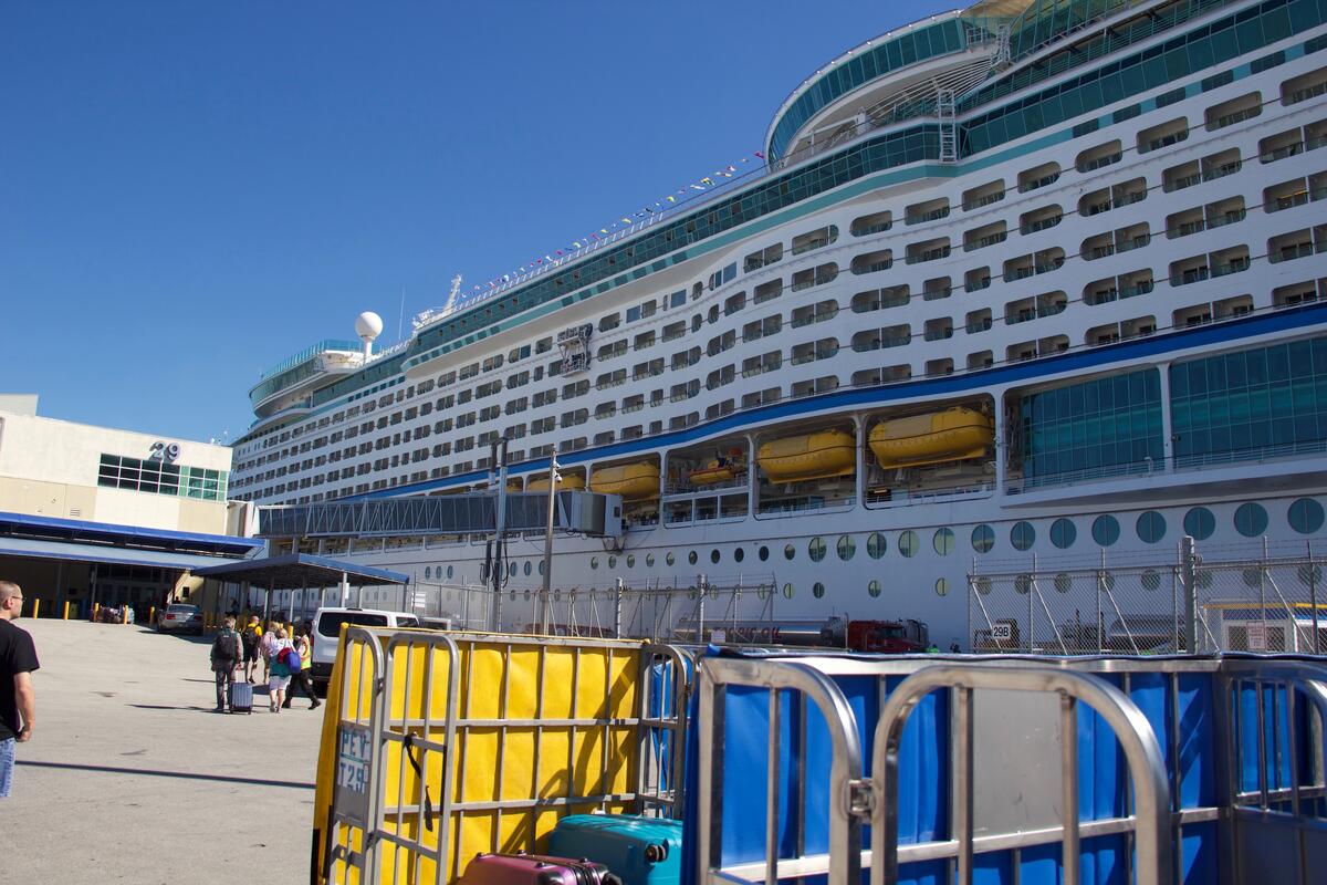 How will a authorities shutdown have an effect on cruise journey?