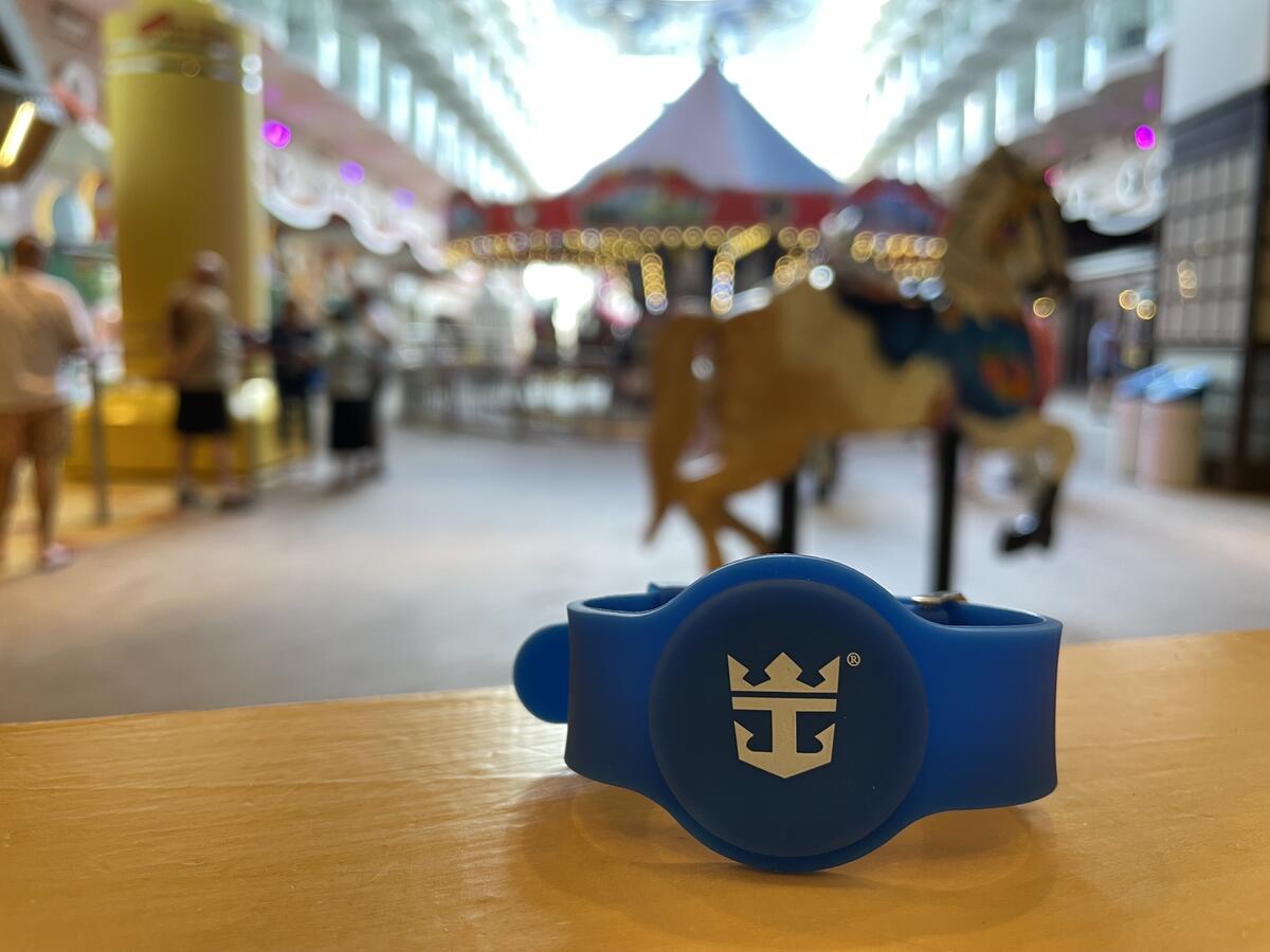 Spotted Royal Caribbean brings back RFID "WOW Band" wristbands on one
