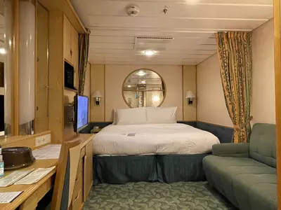 I tried the best inside cruise ship cabin hacks to see how well they worked