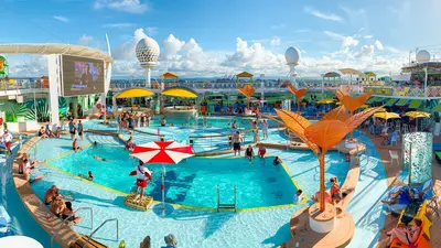 Freedom of the Seas pool