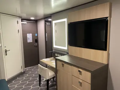 Symphony-Interior-Stateroom-Tour