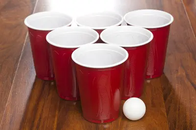 cup-pong-stock