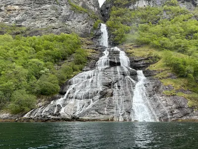 Seven Sisters waterfall