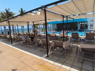 adults-only-pool-riu-puerto-vallarta