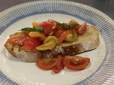 new-tomato-bruschetta-jamie-oliver