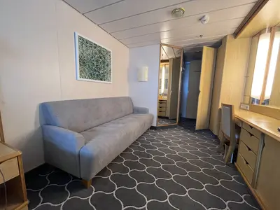 I tried the best inside cruise ship cabin hacks to see how well