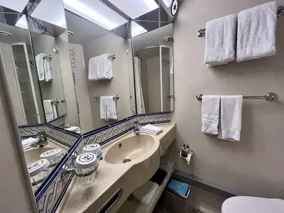 radiance-cabin-bathroom radiance-cabin-bathroom