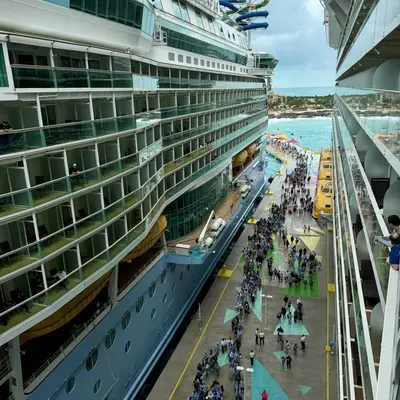 Guests leaving COcoCay