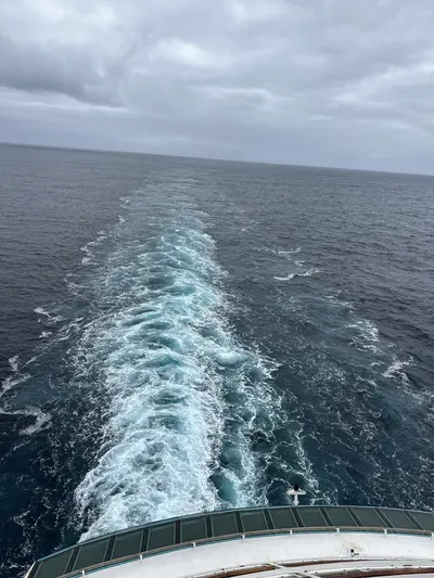 Radiance of the Seas wake