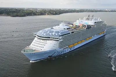 Utopia of the Seas sailing