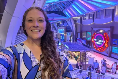 Jenna taking a selfie on Utopia of the Seas