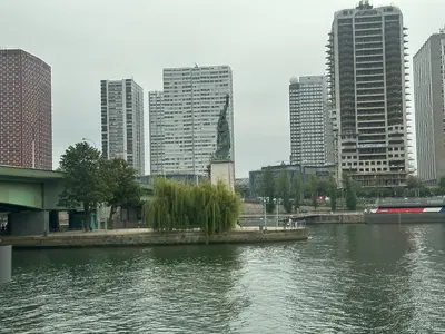 Mini statue of Liberty in paris