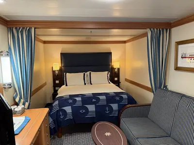 Disney-Magic-Inside-Cabin