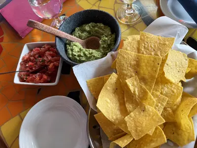 Sabor-Chips-and-Guac-Allure