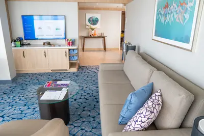 Aquatheater suite main living space