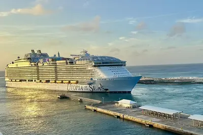 Utopia of the Seas pulling into port