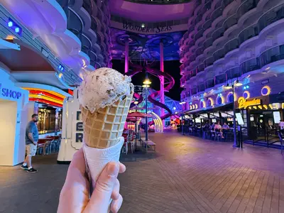 Sugar-Beach-Ice-Cream-Boardwalk