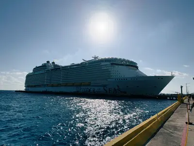 Wonder-Docked-Costa-Maya