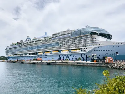 Icon-Docked-St-Thomas Icon-Docked-St-Thomas