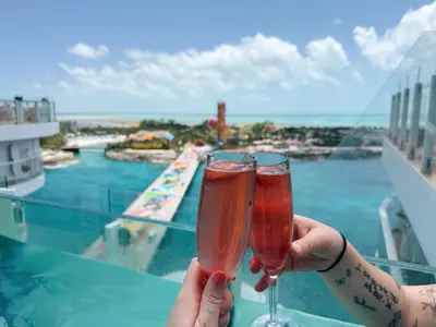 Icon-Cocktail-Hideaway-Docked-CocoCay Icon-Cocktail-Hideaway-Docked-CocoCay