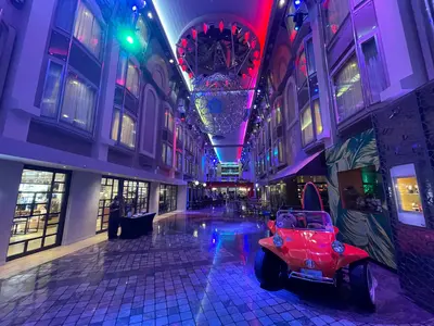 Royal Promenade on Mariner of the Seas