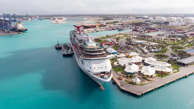 grand-bahama-ship-docked