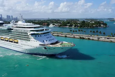 Jewel of the Seas sailing away from Miami