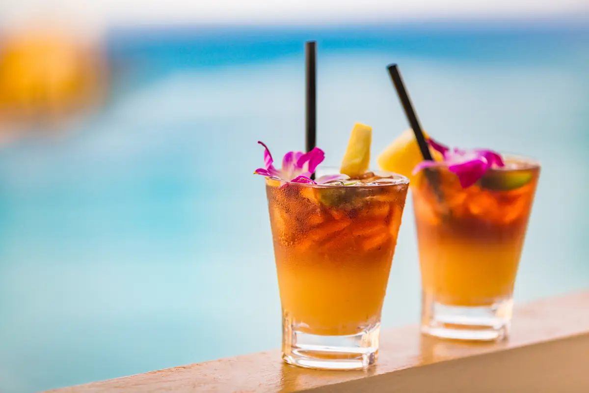 mai-tai-cocktails-beach mai-tai-cocktails-beach