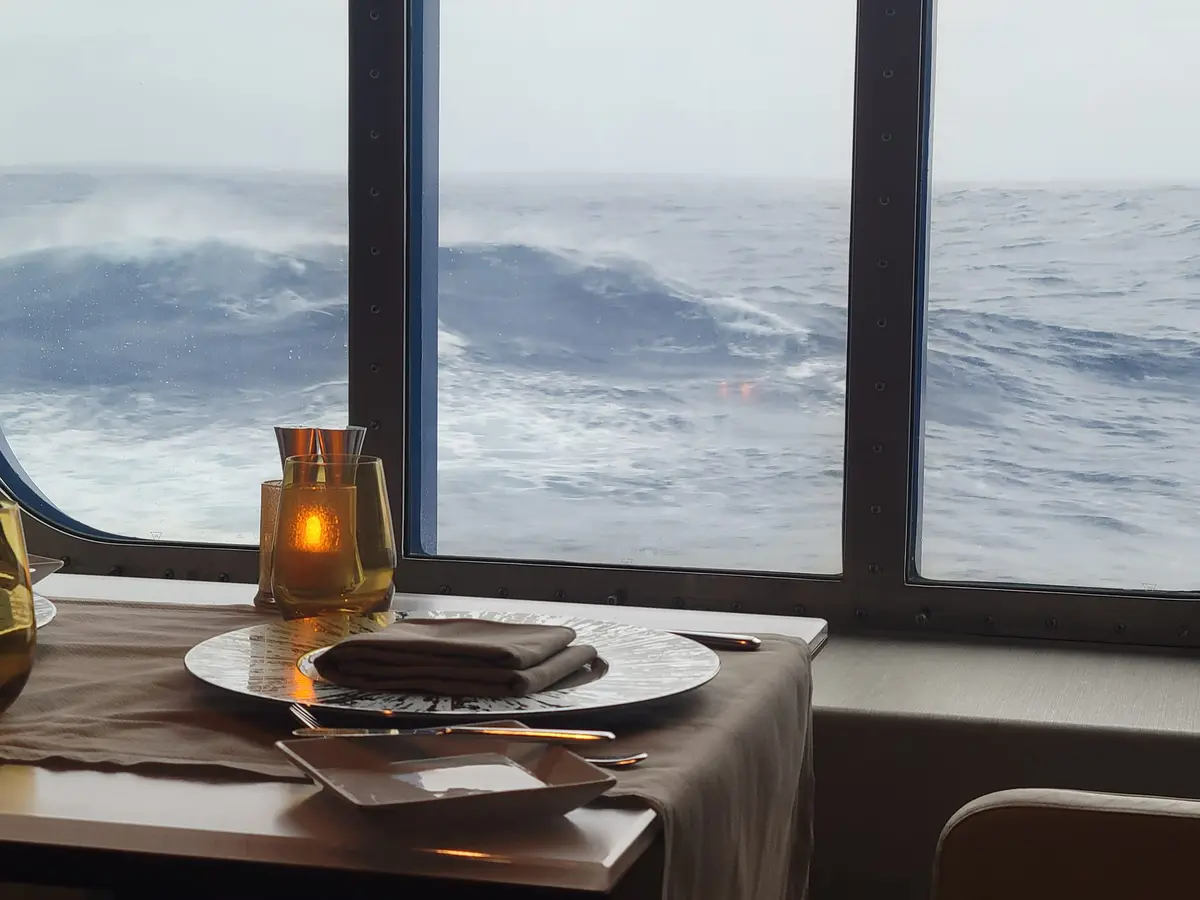 Rough sea conditions in the ocean