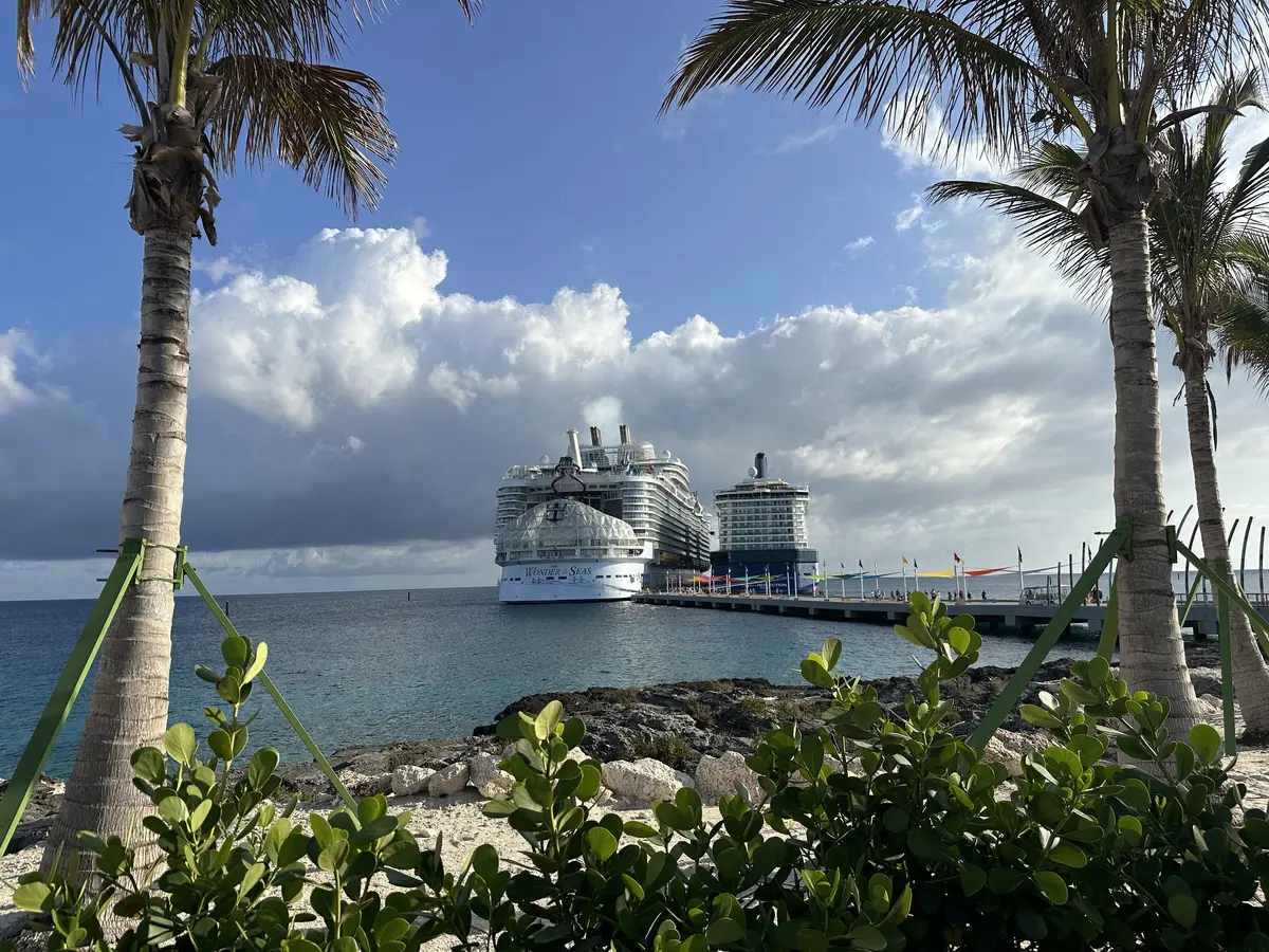 Wonder-Reflection-Docked-CocoCay Wonder-Reflection-Docked-CocoCay