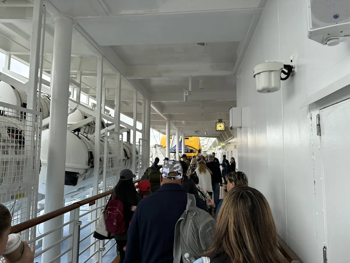 Quantum-Disembarkation Quantum-Disembarkation