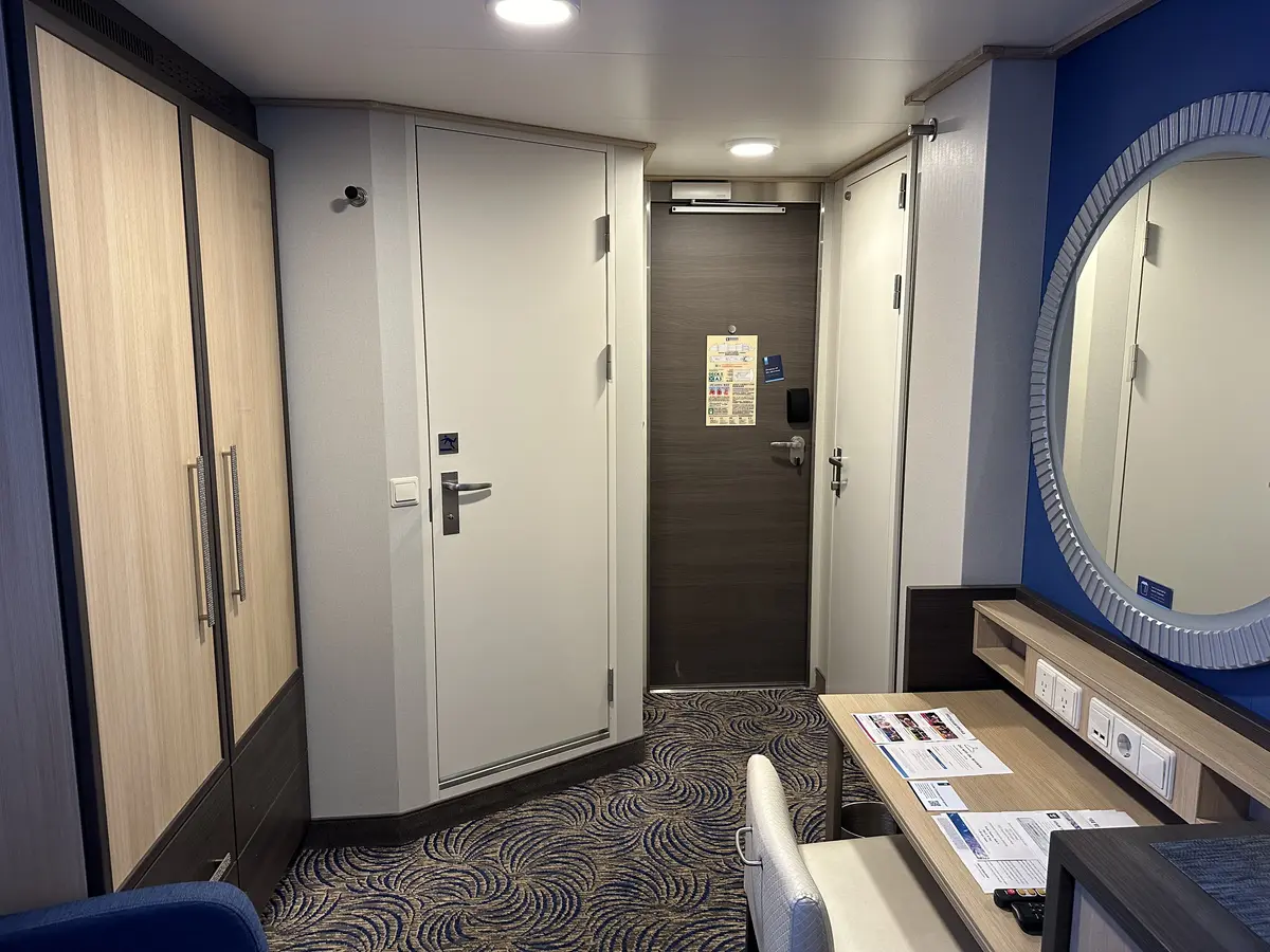 Quantum-Inside-Cabin-2 Quantum-Inside-Cabin-2