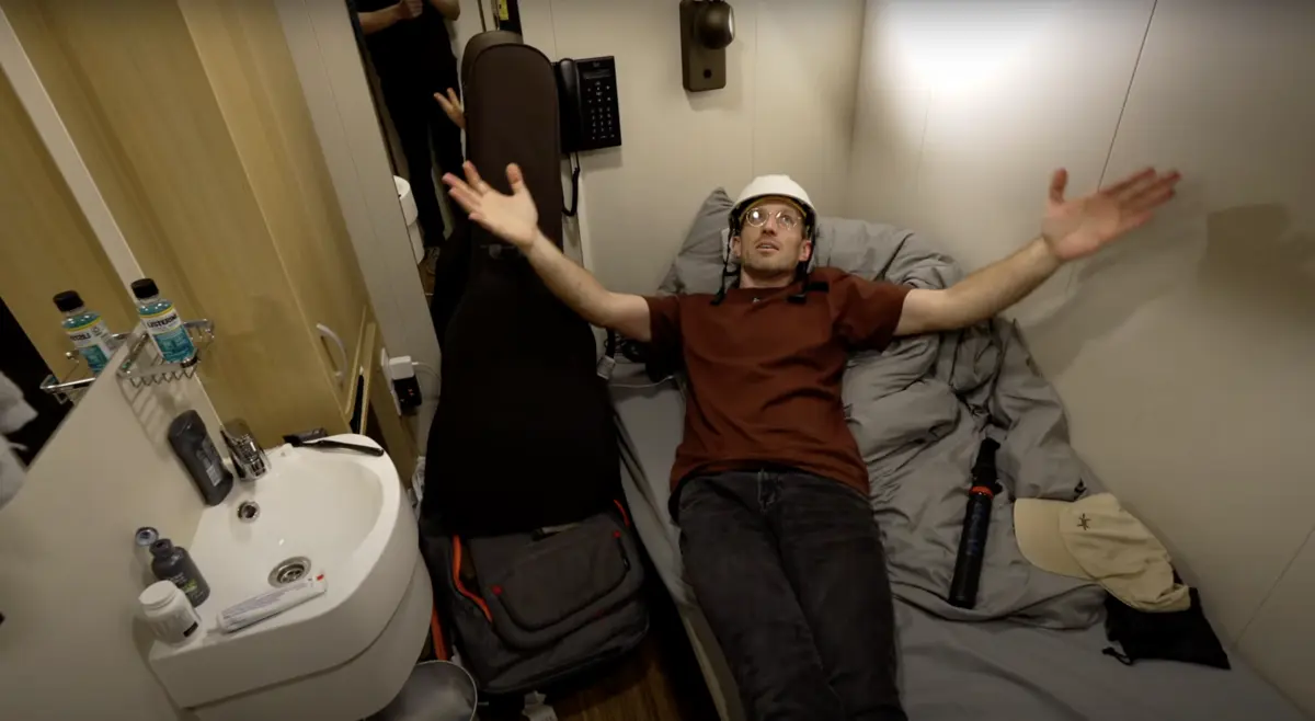 Utopia-Crew-Cabin-6 Utopia-Crew-Cabin-6