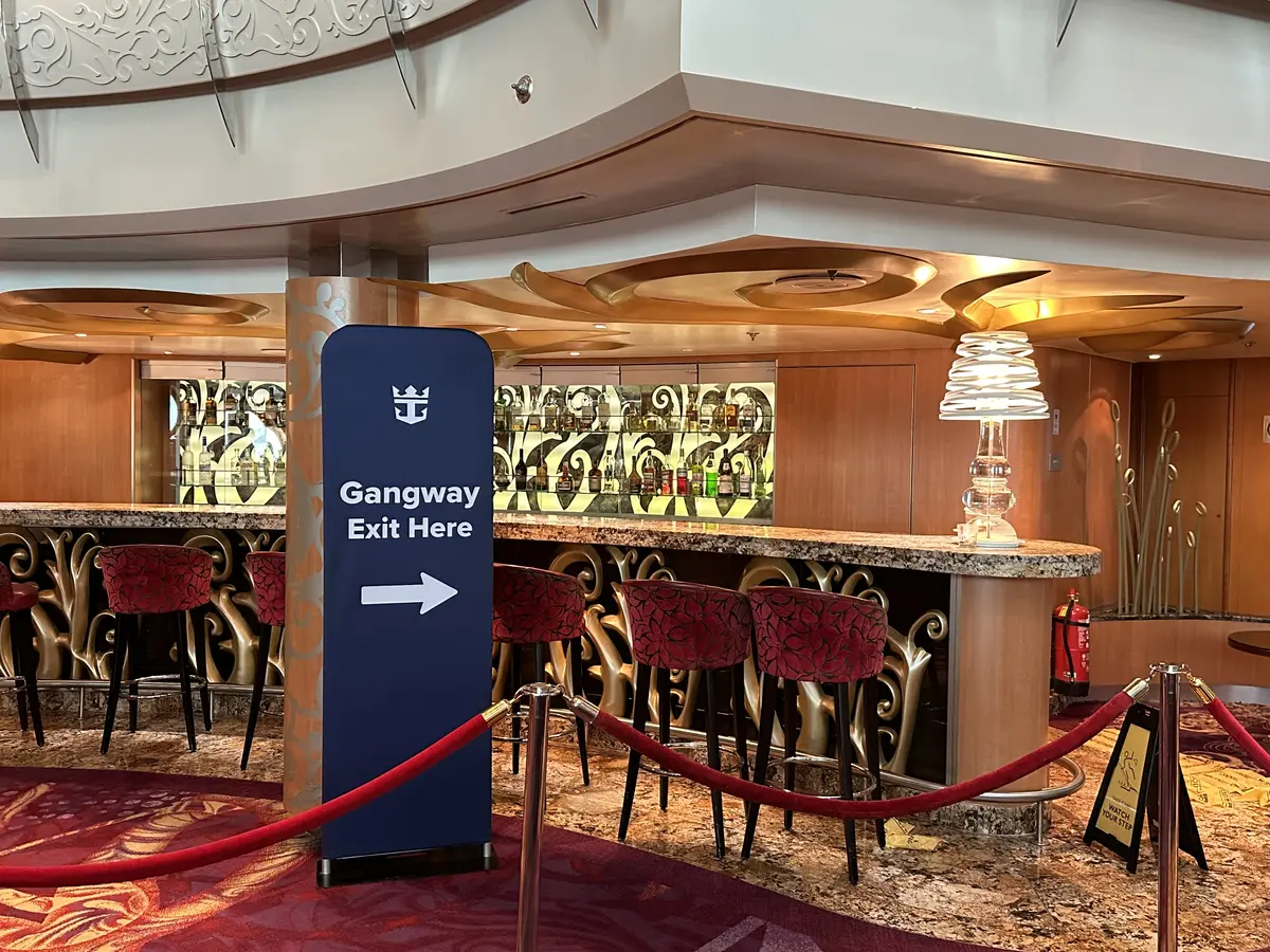 Baltimore-Disembarkation-Vision Vision of the Seas disembarkation