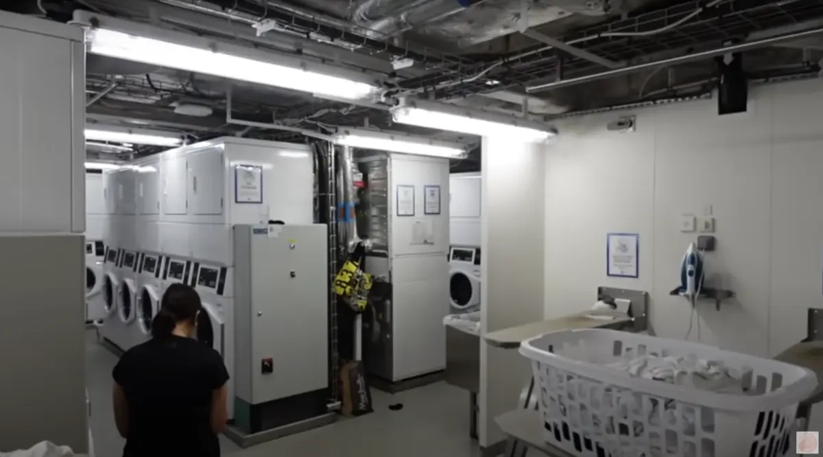 Utopia-Crew-Laundry-1 Utopia-Crew-Laundry