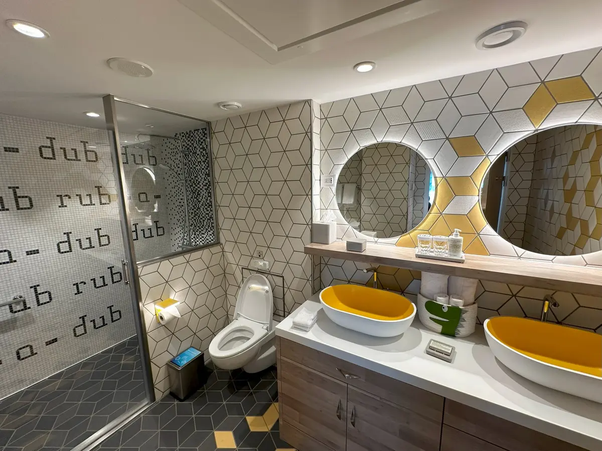Ultimate Family Suite bathroom