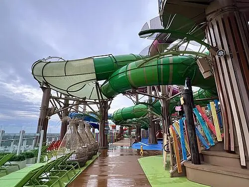 Icon Waterslides Icon Waterslides
