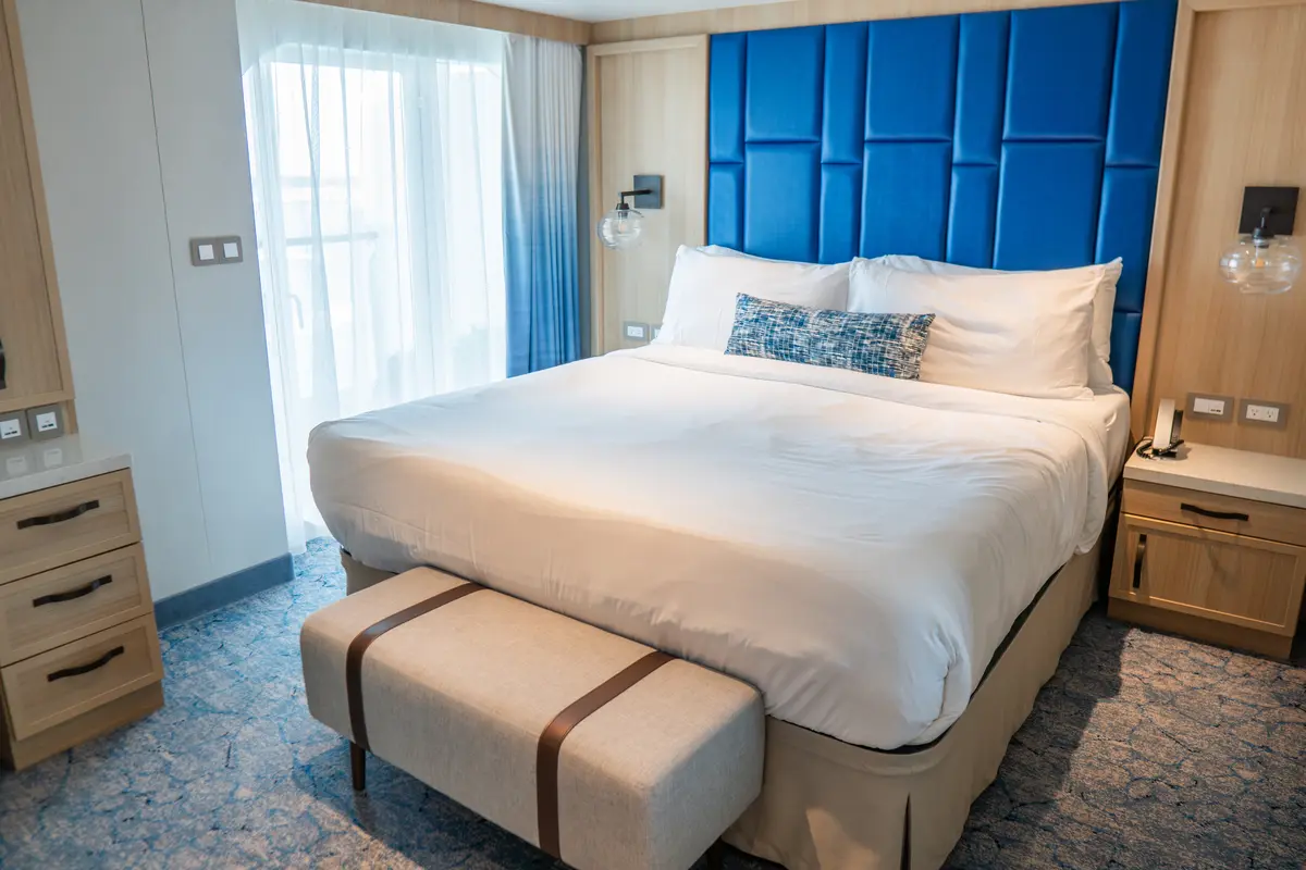 AquaTheater Suite primary bedroom