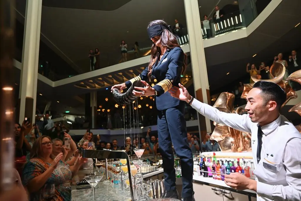 Captain-Kate-Martini-Bar-Beyond Captain-Kate-Martini-Bar-Beyond